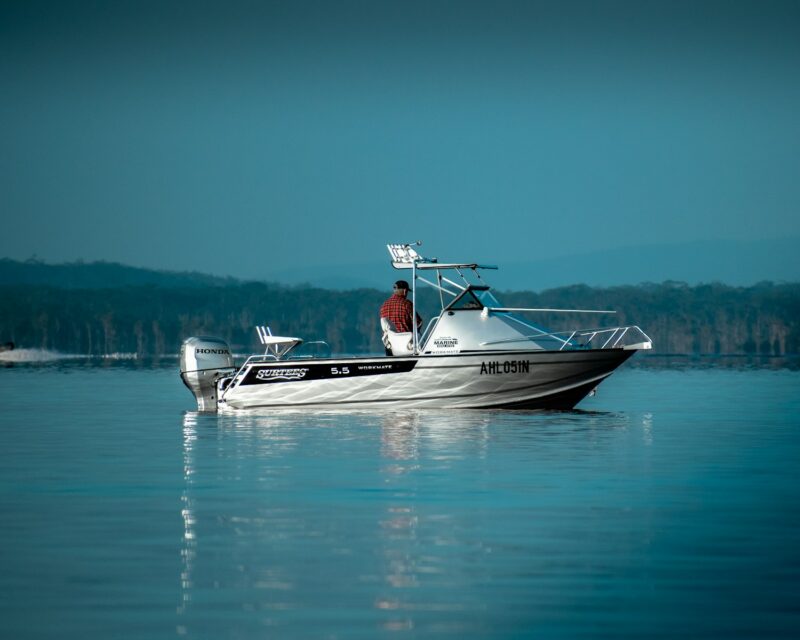 Motorboat & RIB hire